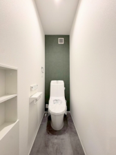 佐賀市高木瀬西、新築一戸建てのトイレ画像です