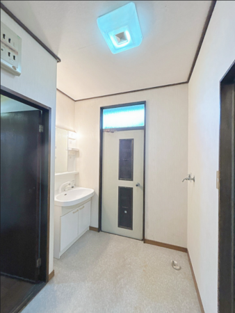 佐賀市大和町、中古一戸建ての洗面画像です
