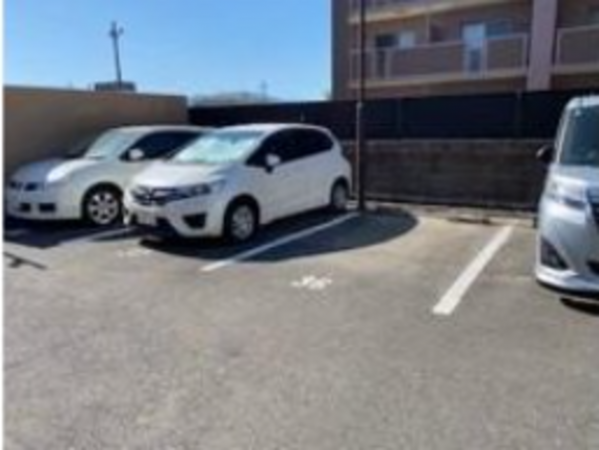 佐賀市新中町、中古マンションの駐車場画像です