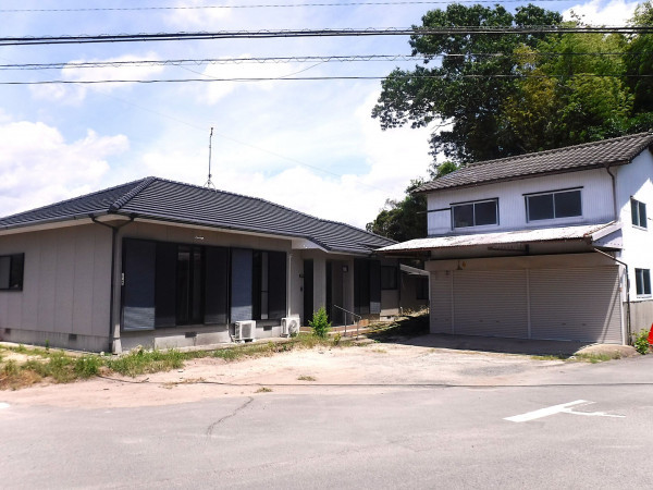 佐賀市久保泉町、収益物件/事務所の画像です