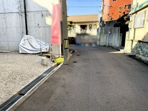 八尾市高安町南、新築一戸建ての前面道路を含む現地写真画像です