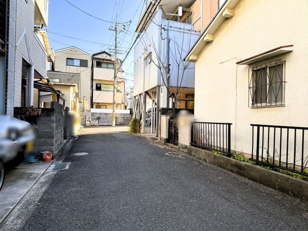 八尾市山本町南、土地の前面道路を含む現地写真画像です