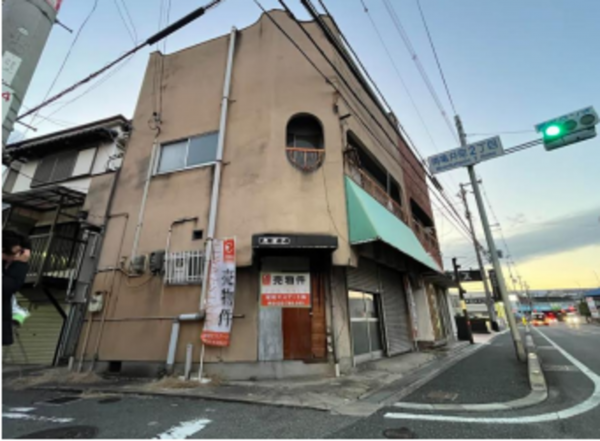 八尾市南亀井町、収益物件/店舗付住宅の画像です