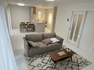 八尾市長池町、新築一戸建ての居間画像です