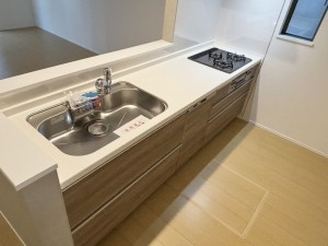 八尾市長池町、新築一戸建てのキッチン画像です