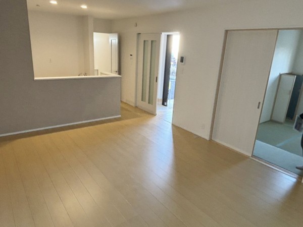 八尾市長池町、新築一戸建ての居間画像です