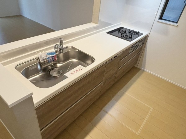 八尾市長池町、新築一戸建てのキッチン画像です