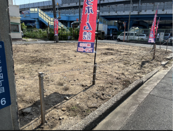 八尾市亀井町、土地の前面道路を含む現地写真画像です