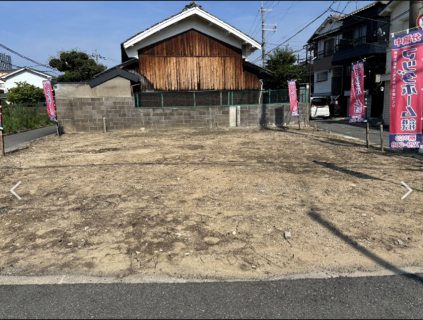 八尾市亀井町、土地の前面道路を含む現地写真画像です
