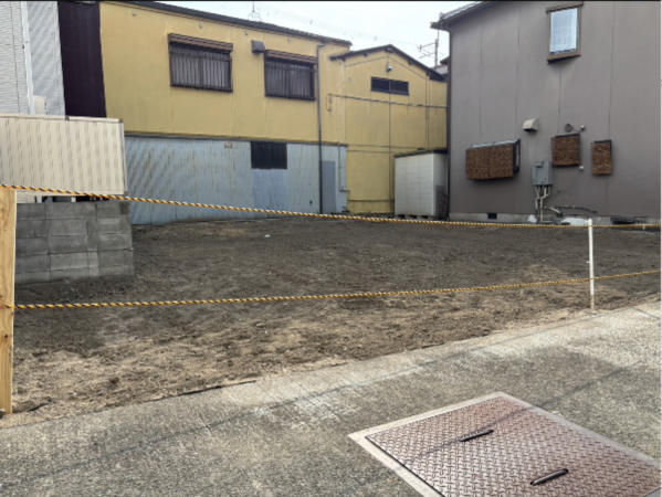八尾市跡部本町、土地の前面道路を含む現地写真画像です