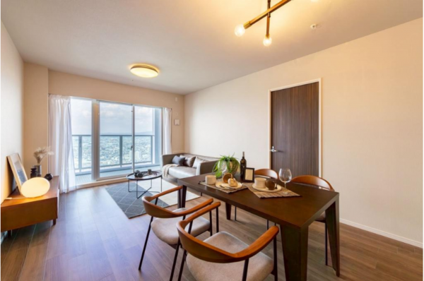 八尾市龍華町、マンションの画像です