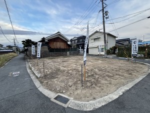 八尾市亀井町、土地の前面道路を含む現地写真画像です