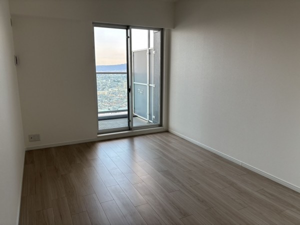 八尾市龍華町、マンションの画像です