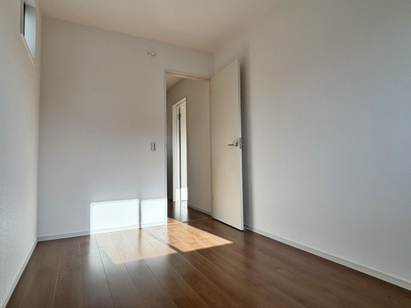 八尾市刑部、新築一戸建ての寝室画像です