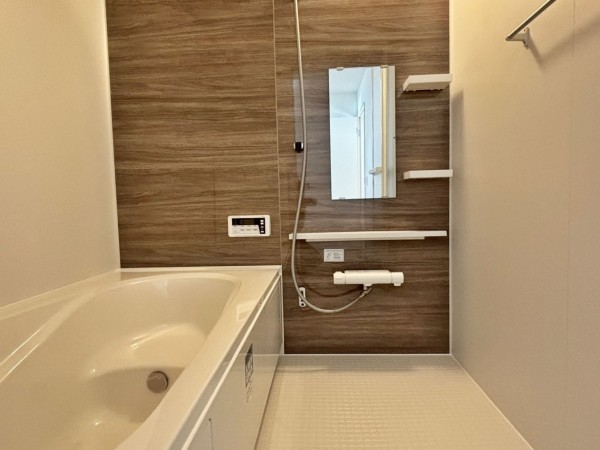 八尾市刑部、新築一戸建ての風呂画像です