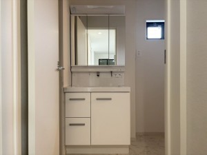 八尾市安中町、新築一戸建ての画像です