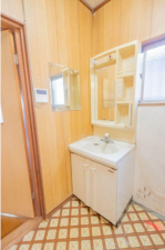 八尾市大竹、中古一戸建ての洗面画像です