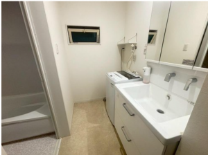 八尾市長池町、中古一戸建ての洗面画像です