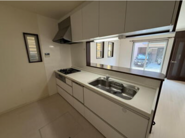 八尾市福万寺町南、中古一戸建てのキッチン画像です