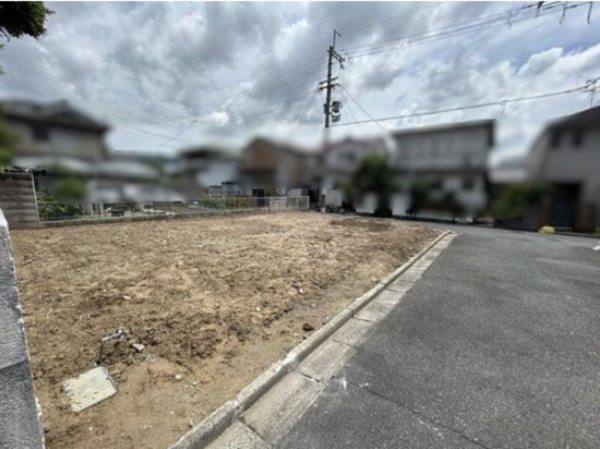 八尾市山本町、土地の前面道路を含む現地写真画像です