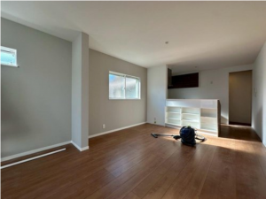 八尾市南亀井町、新築一戸建ての居間画像です