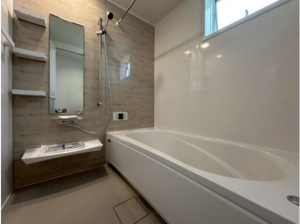 八尾市南亀井町、新築一戸建ての風呂画像です