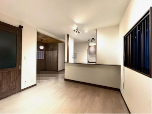 八尾市相生町、中古一戸建ての居間画像です