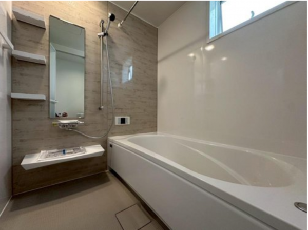 八尾市南亀井町、新築一戸建ての風呂画像です