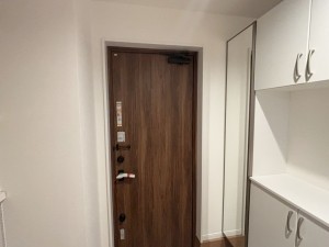 八尾市渋川町、新築一戸建ての玄関画像です