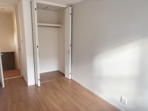 八尾市渋川町、新築一戸建ての寝室画像です