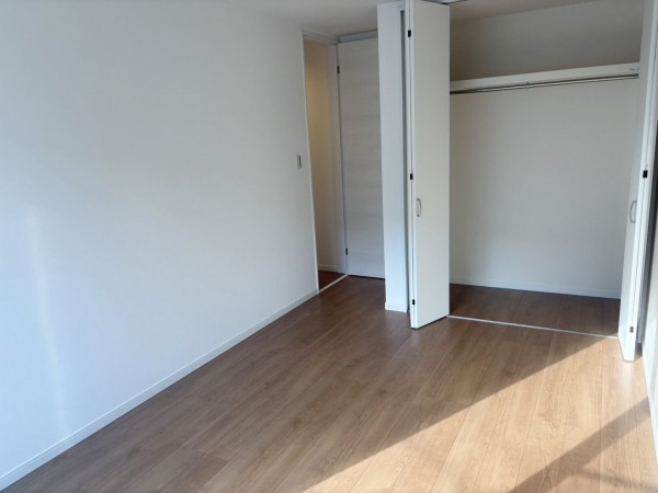 八尾市渋川町、新築一戸建ての寝室画像です