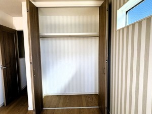 八尾市東弓削、新築一戸建ての収納画像です