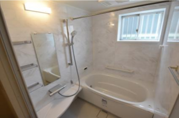 八尾市南本町、中古一戸建ての風呂画像です