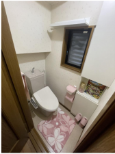 八尾市、中古一戸建てのトイレ画像です