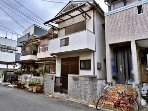 八尾市南植松町、中古一戸建ての外観画像です