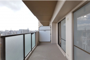 八尾市永畑町、マンションのバルコニー画像です