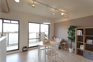 八尾市永畑町、マンションの居間画像です