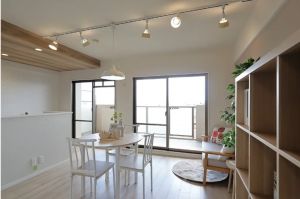 八尾市永畑町、マンションの居間画像です