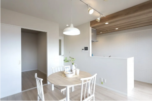 八尾市永畑町、マンションの居間画像です