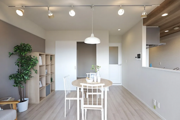 八尾市永畑町、マンションの居間画像です