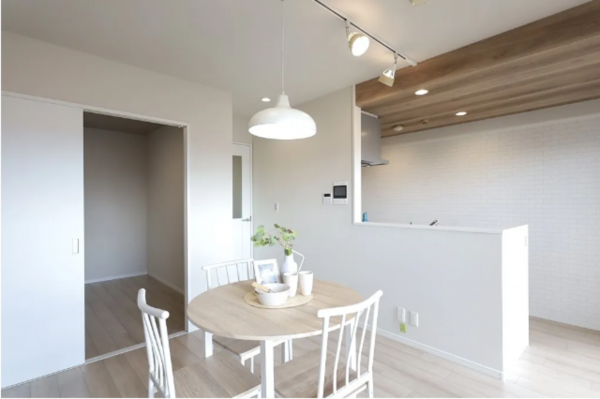 八尾市永畑町、マンションの居間画像です