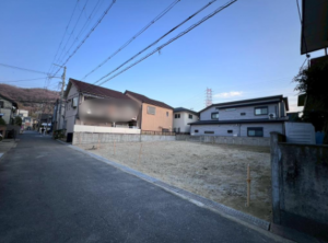 八尾市、土地の前面道路を含む現地写真画像です