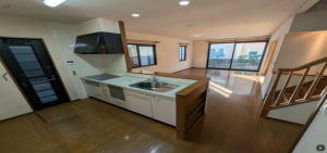 八尾市山本町南、中古一戸建てのキッチン画像です