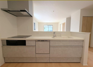 八尾市山城町、新築一戸建てのキッチン画像です