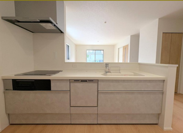 八尾市山城町、新築一戸建てのキッチン画像です