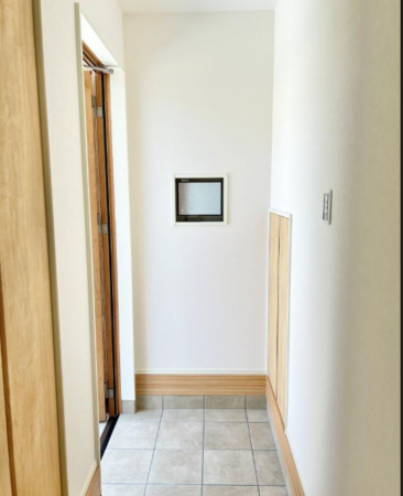 八尾市山城町、新築一戸建ての玄関画像です