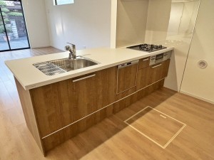 八尾市南本町、新築一戸建てのキッチン画像です