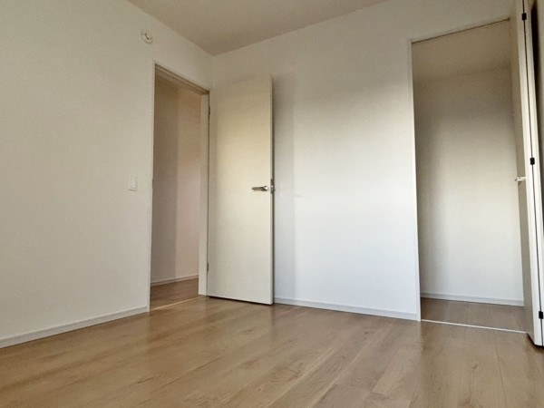 八尾市南本町、新築一戸建ての寝室画像です