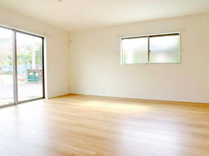 八尾市東山本新町、新築一戸建ての居間画像です