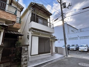 八尾市萱振町、中古一戸建ての外観画像です